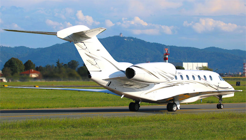 book a private flight with Luxwing